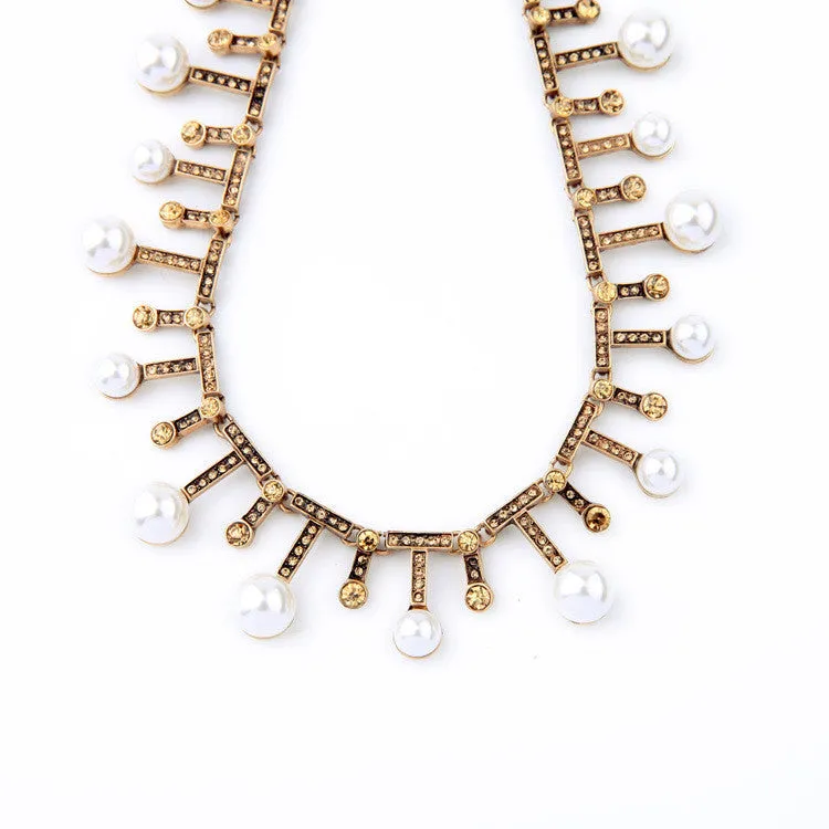 Aura Pearls Collar Necklace