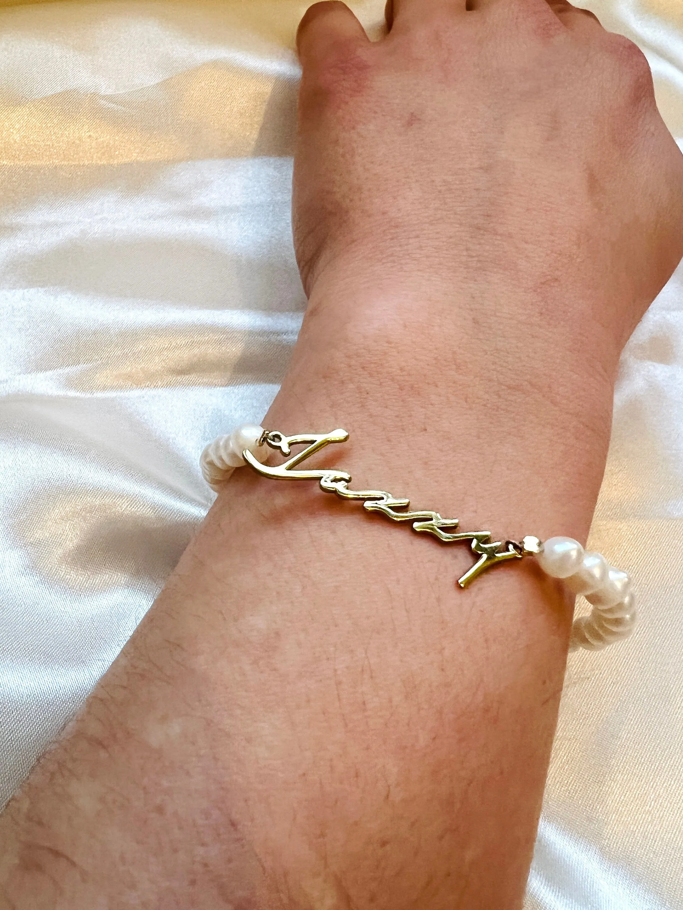 Personalized Name Pearl Bracelet |Gold Pearl Bracelet|Pearl Letter Bracelet in Silver| Personalized Pearl Jewelry| Customized Pearl Bracelet