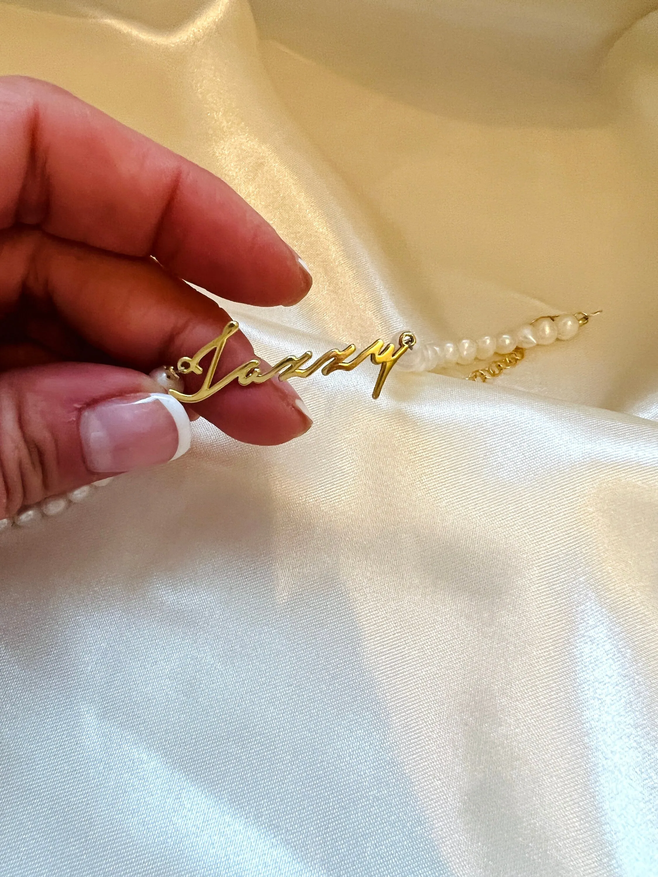 Personalized Name Pearl Bracelet |Gold Pearl Bracelet|Pearl Letter Bracelet in Silver| Personalized Pearl Jewelry| Customized Pearl Bracelet